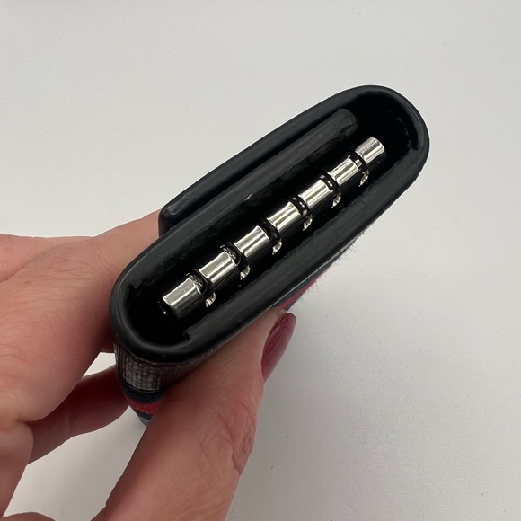 Authentic Gucci Key Case - Picture 10 of 11
